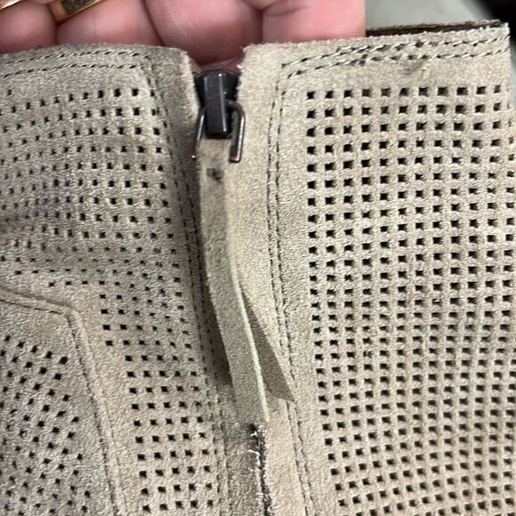 Tom’s | Heeled Boots Size 7.5 - Picture 7 of 7